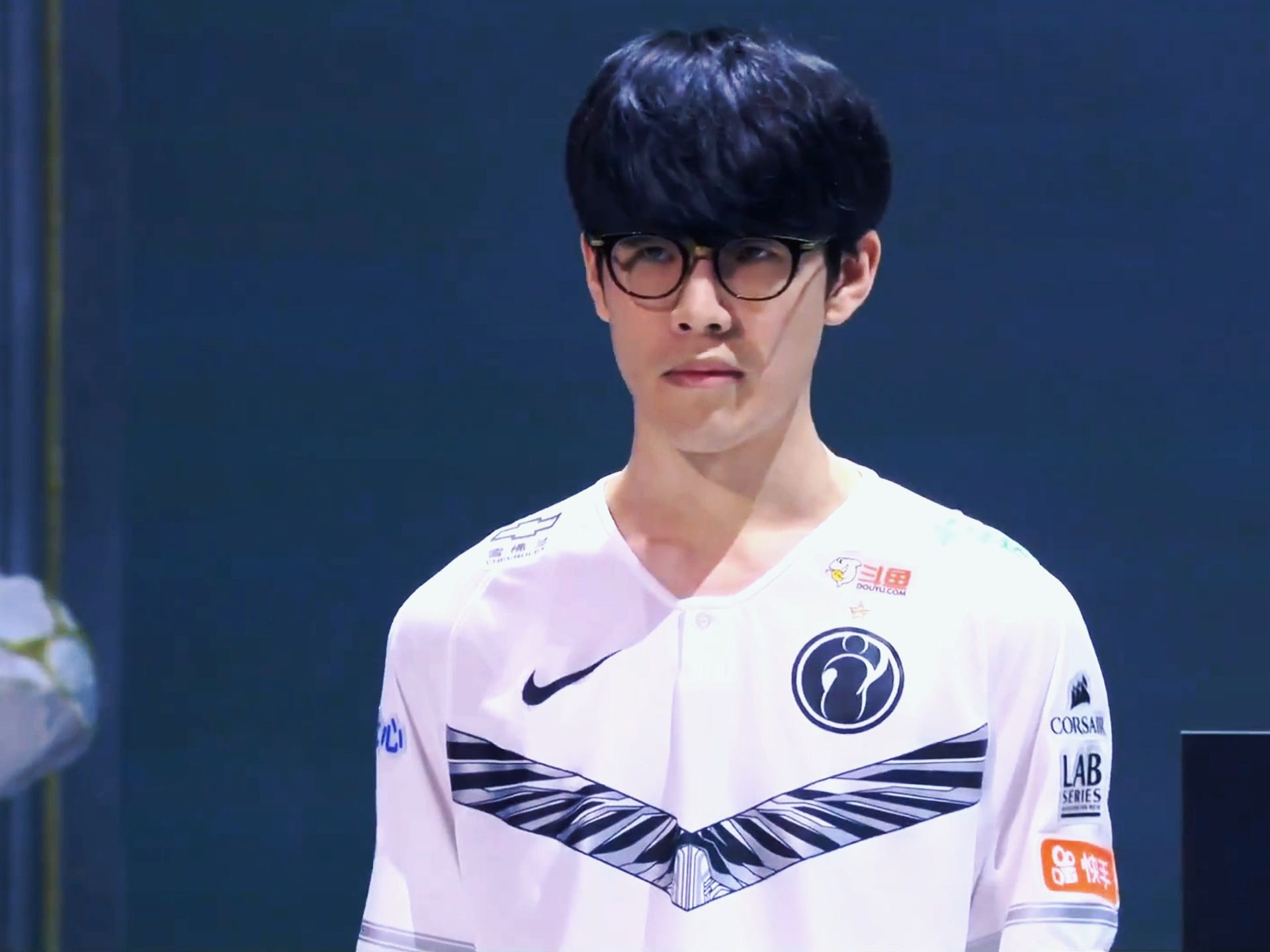 承担起进攻 承担起进攻