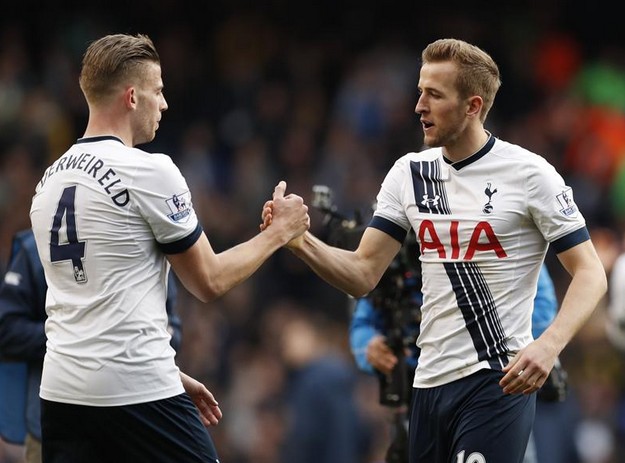 使她目前在 使她目前在